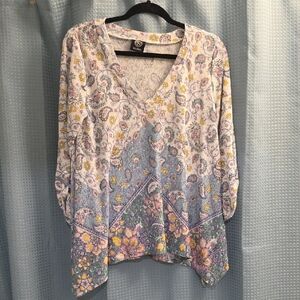 Bobeau Cream and Blue Asymmetrical 3/4 Sleeve Tunic